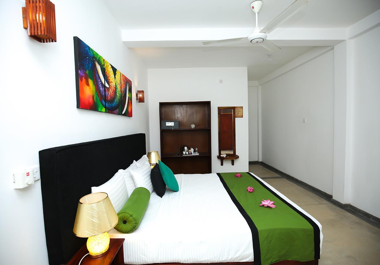 Celestial Inn มิริสซา ภายนอก รูปภาพ